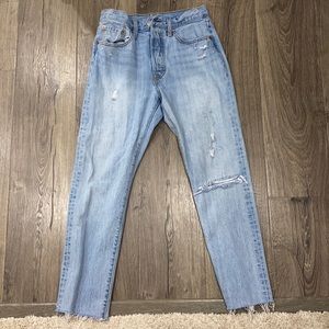 Levi’s Cutoff Jeans